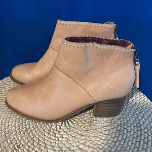 Women’s Toms Leila Tan Leather Ankle Boots SIZE 8